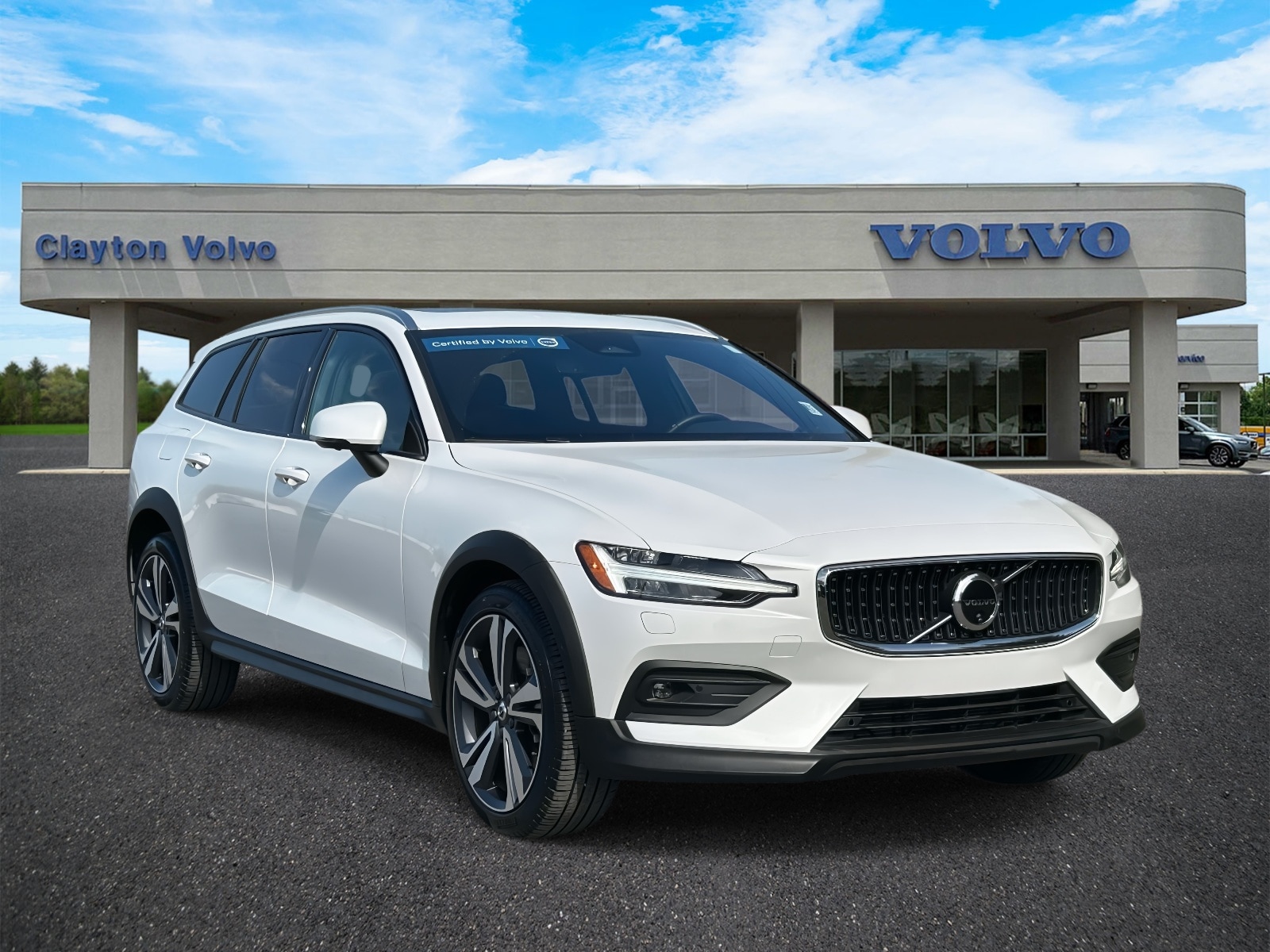 2025 Volvo V60 Cross Country Car 