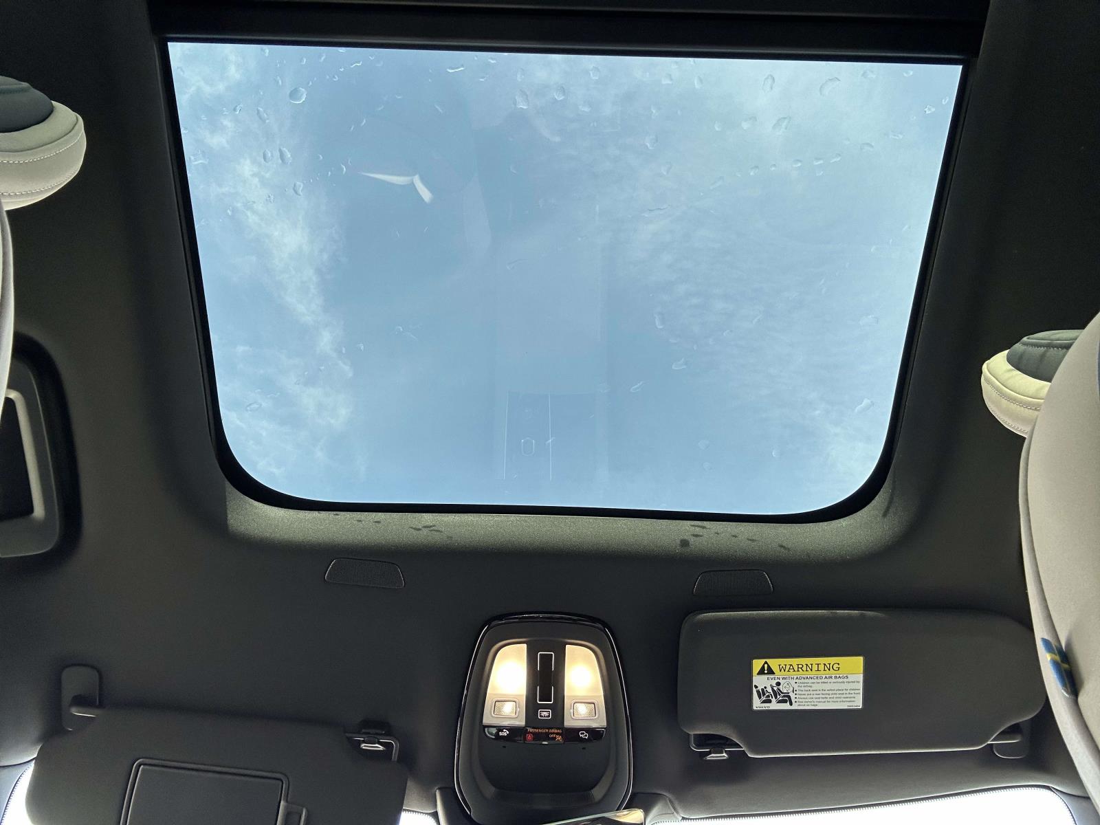 2026 Volvo XC90 Plus - Photo 18