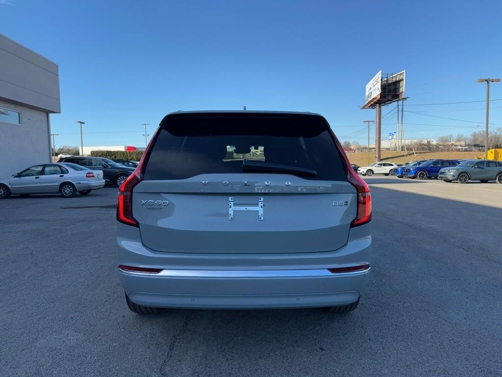2025 Volvo XC90 Plus photo 4