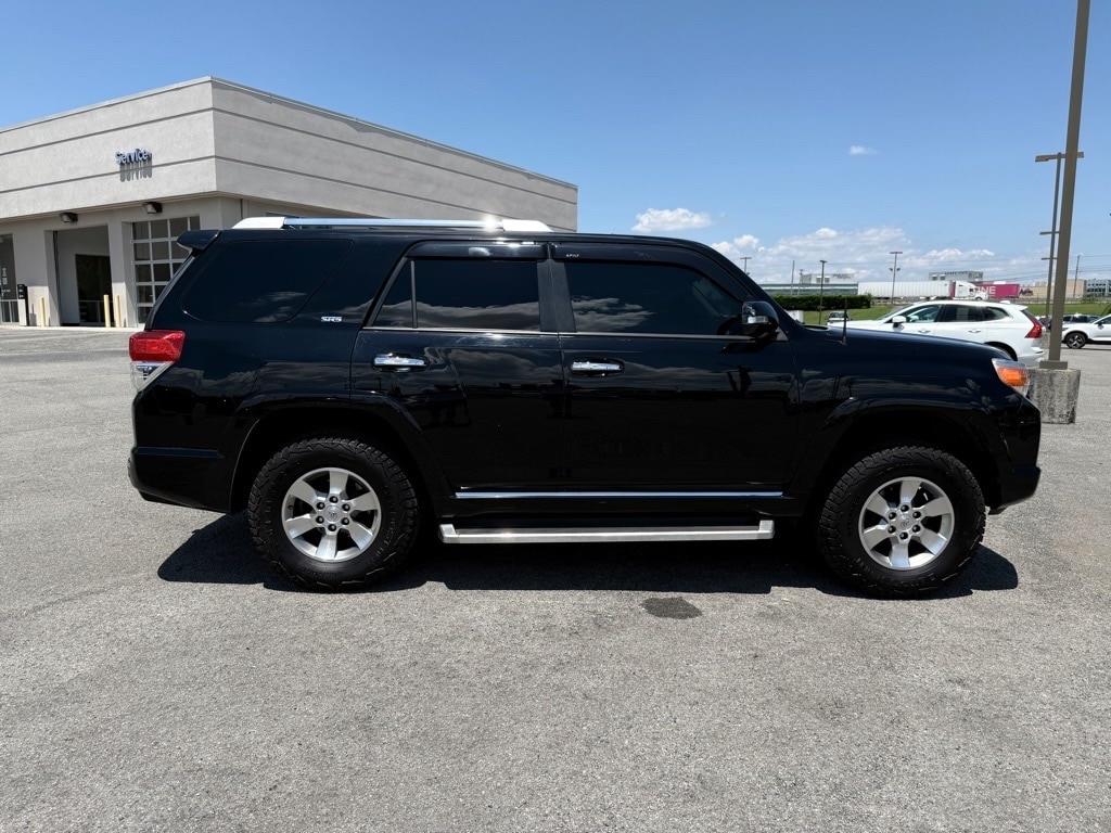 2013 Toyota 4Runner SR5 photo 2