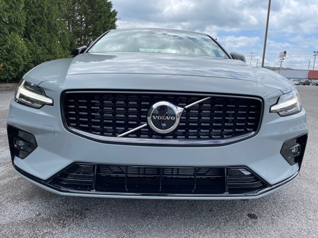 New 2024 Volvo S60 B5 Ultimate Dark For Sale/Lease in Knoxville, TN