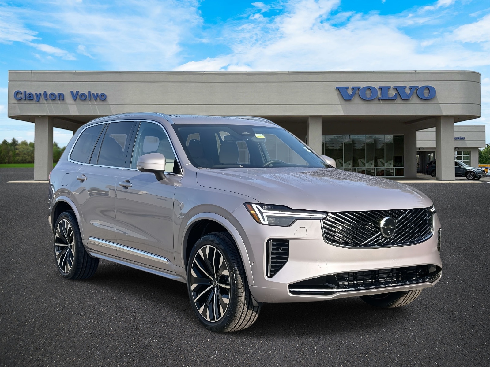 2026 Volvo XC90 Plus's photo