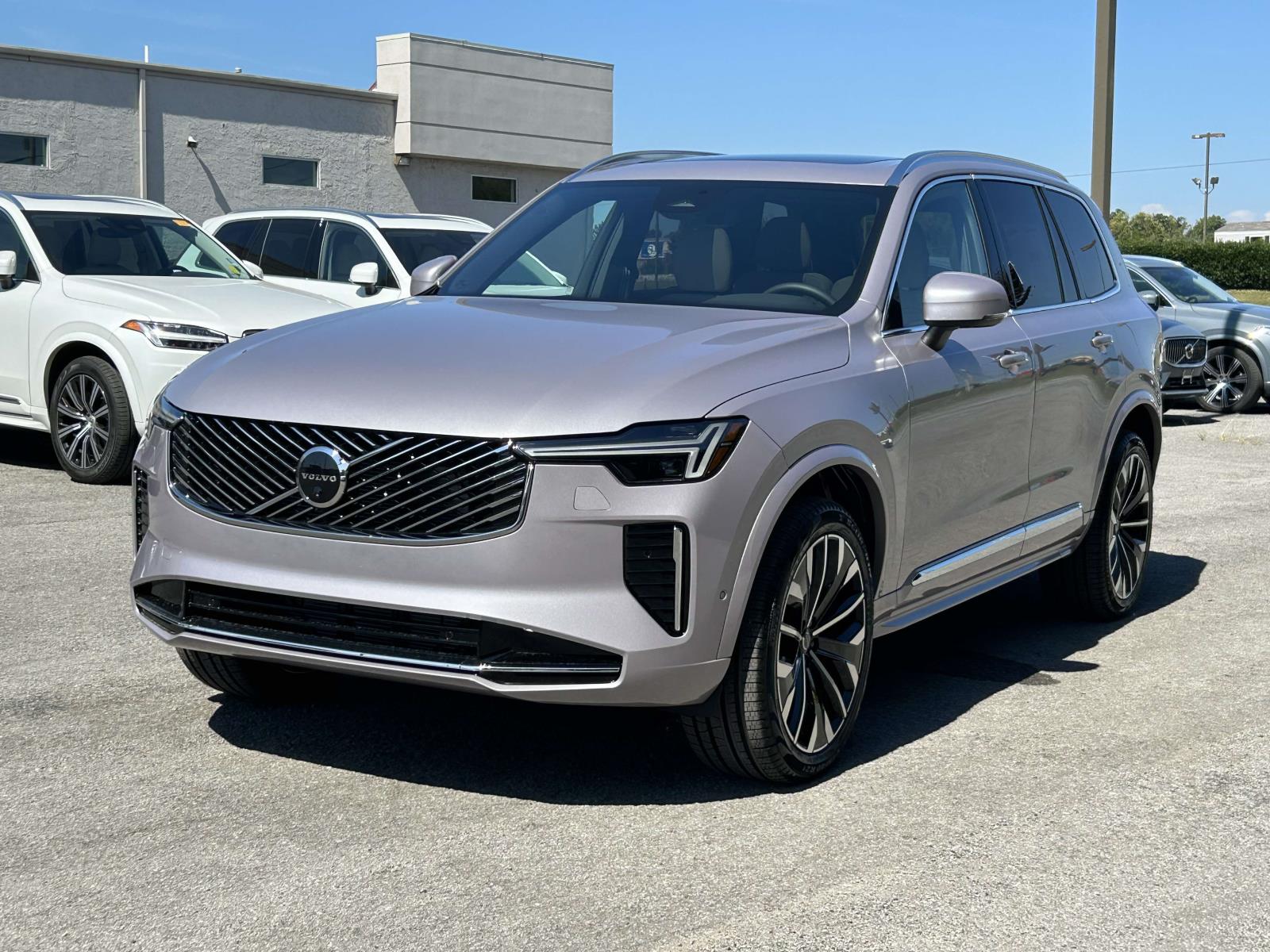 2026 Volvo XC90 Plus - Photo 7