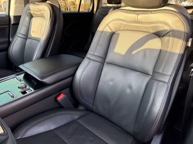 Thumbnail: 2023 Lincoln Aviator - 11