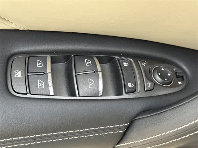 Thumbnail: 2023 INFINITI QX80 - 9