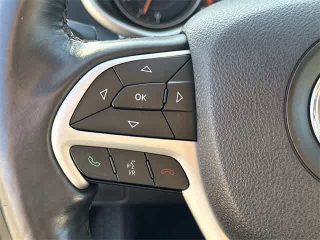 Thumbnail: 2016 Jeep Cherokee - 20