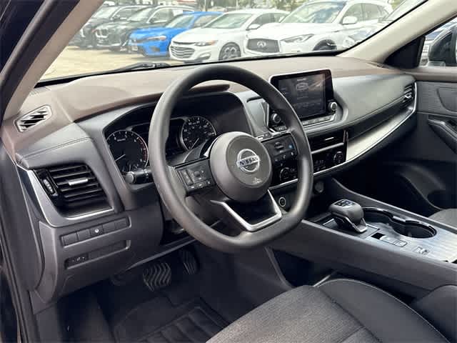 2021 Nissan Rogue SV 10