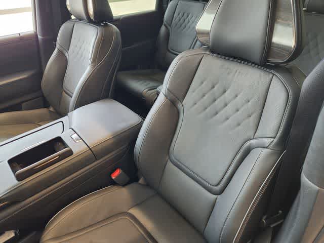 Thumbnail: 2026 INFINITI QX80 - 9