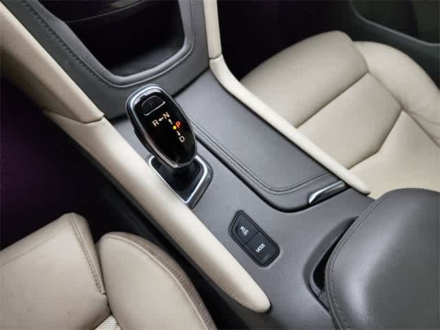 Thumbnail: 2017 Cadillac XT5 - 17