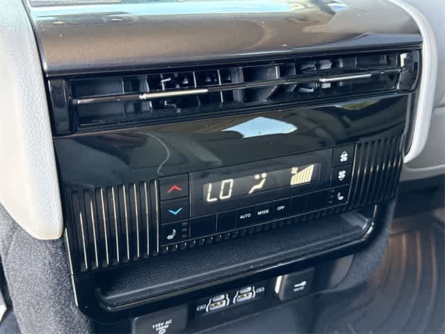 Thumbnail: 2023 Jeep Wagoneer - 18