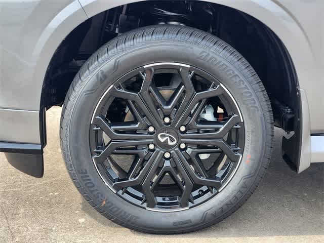 Thumbnail: 2026 INFINITI QX80 - 8