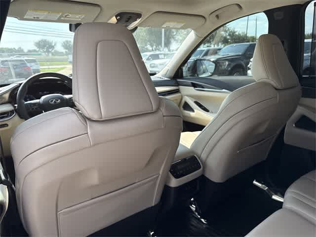 Thumbnail: 2025 INFINITI QX60 - 15