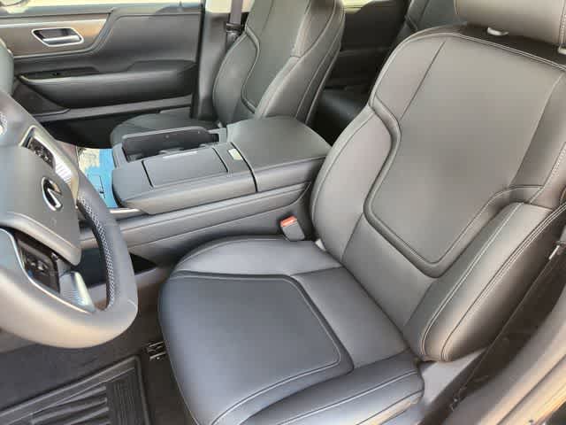 Thumbnail: 2026 INFINITI QX80 - 11