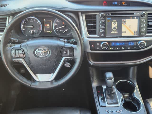 Thumbnail: 2017 Toyota Highlander - 16