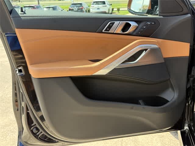 Thumbnail: 2022 BMW X6 - 9