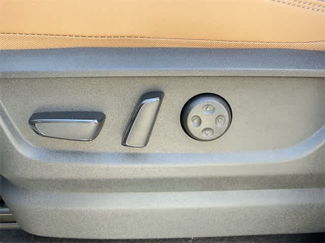 Thumbnail: 2026 INFINITI QX80 - 14