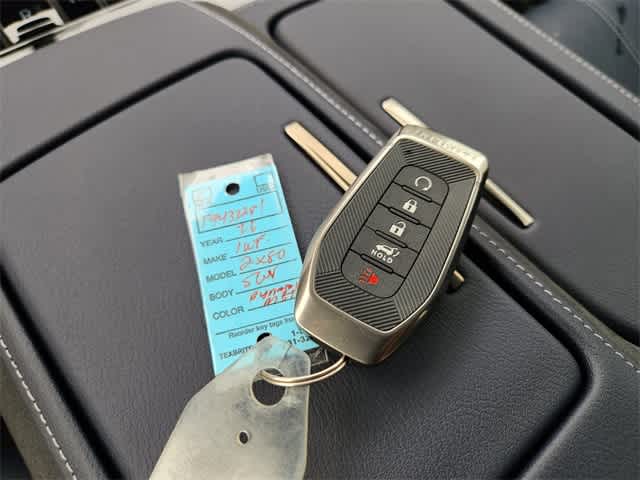 Thumbnail: 2026 INFINITI QX80 - 20