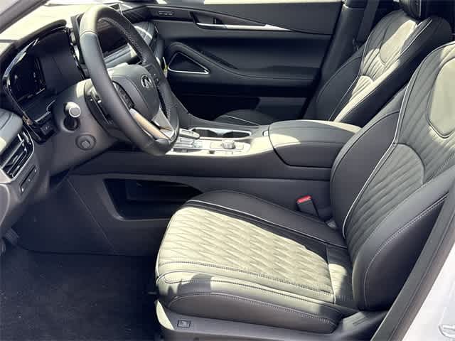 Thumbnail: 2026 INFINITI QX60 - 12