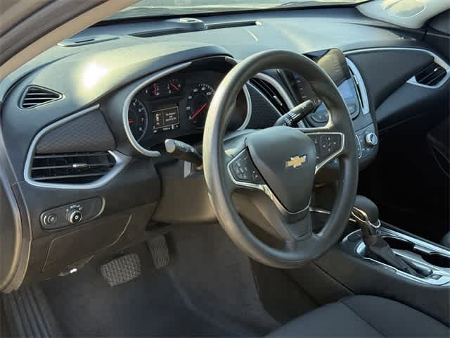 Thumbnail: 2023 Chevrolet Malibu - 10