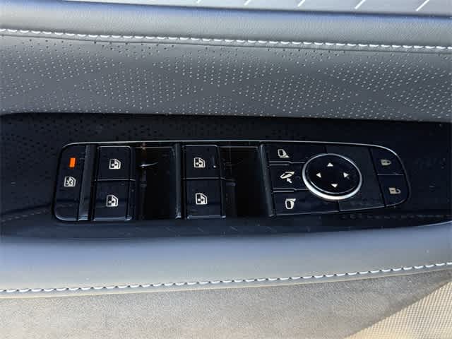 Thumbnail: 2026 INFINITI QX80 - 9