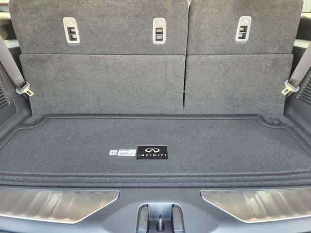 Thumbnail: 2026 INFINITI QX80 - 19