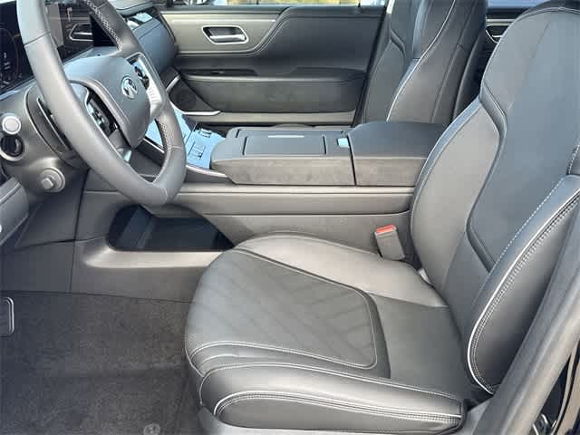 Thumbnail: 2026 INFINITI QX80 - 12