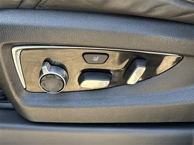 Thumbnail: 2016 Cadillac Escalade - 23