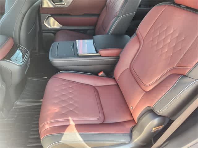 Thumbnail: 2026 INFINITI QX80 - 13