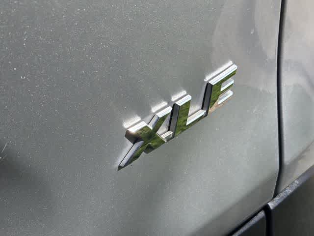 Thumbnail: 2021 Toyota RAV4 - 6