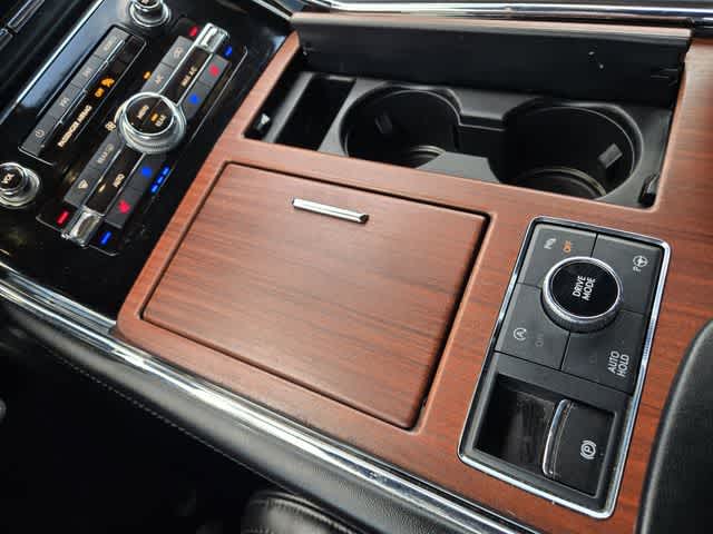 Thumbnail: 2021 Lincoln Navigator - 16