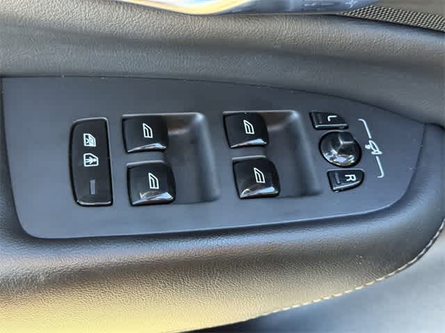 Thumbnail: 2022 Volvo XC90 - 9