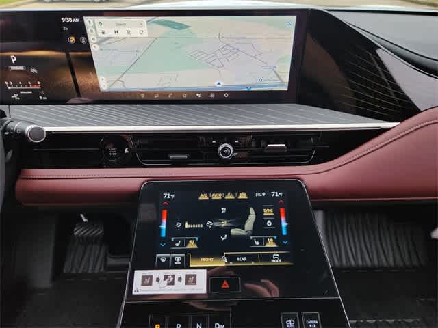 Thumbnail: 2026 INFINITI QX80 - 16