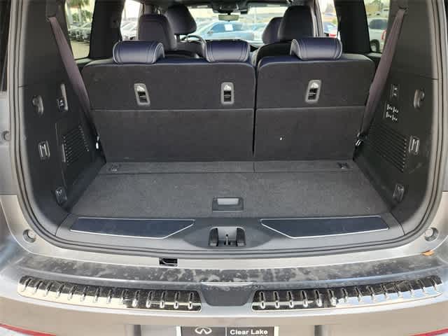 Thumbnail: 2026 INFINITI QX80 - 19