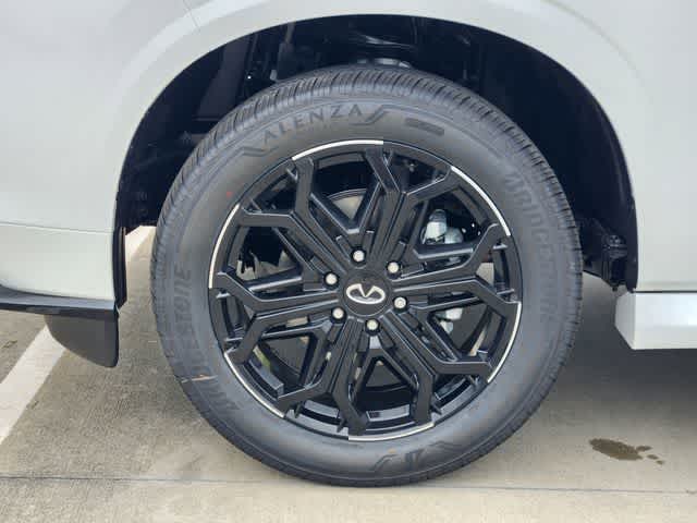 Thumbnail: 2026 INFINITI QX80 - 8