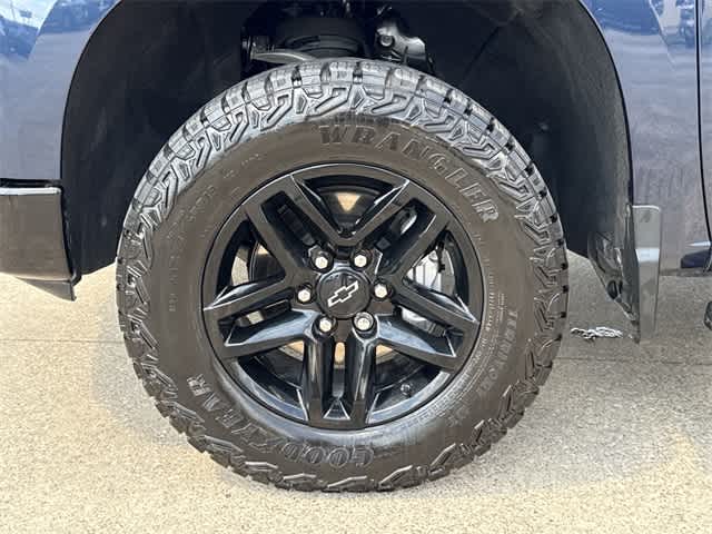 Thumbnail: 2023 Chevrolet Silverado 1500 - 7