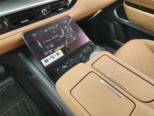 Thumbnail: 2026 INFINITI QX80 - 17