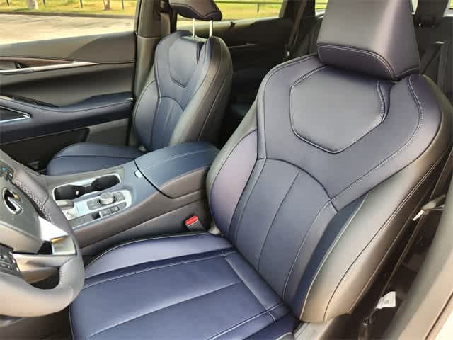 Thumbnail: 2026 INFINITI QX60 - 11