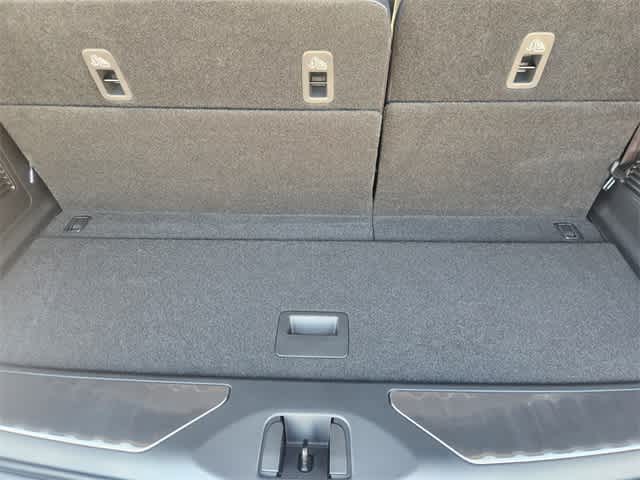 Thumbnail: 2026 INFINITI QX80 - 19