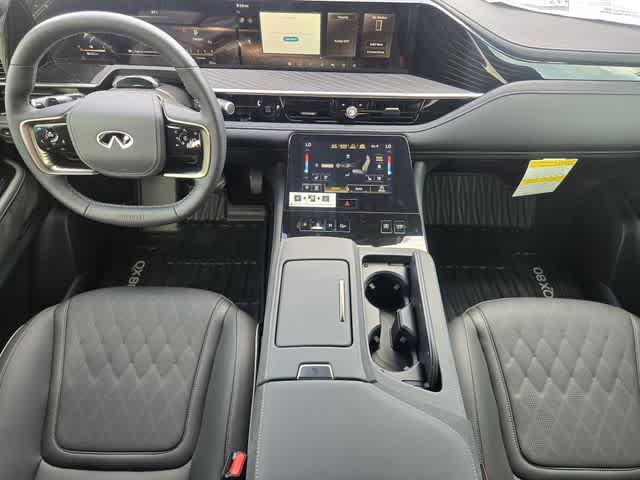 Thumbnail: 2026 INFINITI QX80 - 10