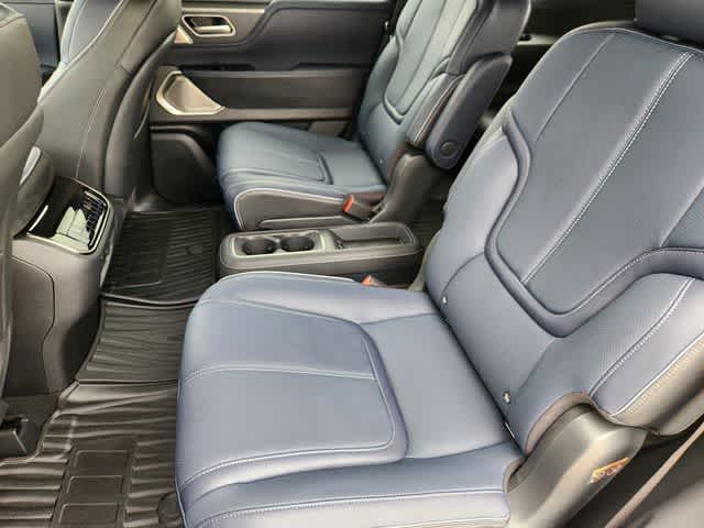 Thumbnail: 2026 INFINITI QX80 - 13