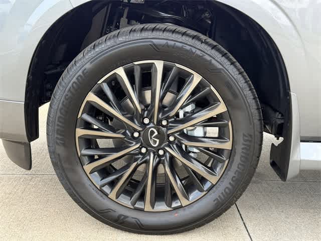 Thumbnail: 2026 INFINITI QX80 - 7