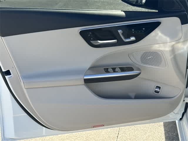 Thumbnail: 2023 Mercedes-Benz C-Class - 8