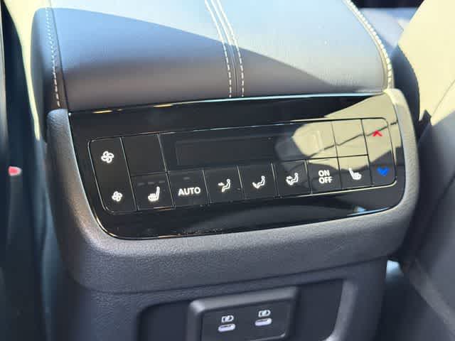 Thumbnail: 2026 INFINITI QX60 - 22