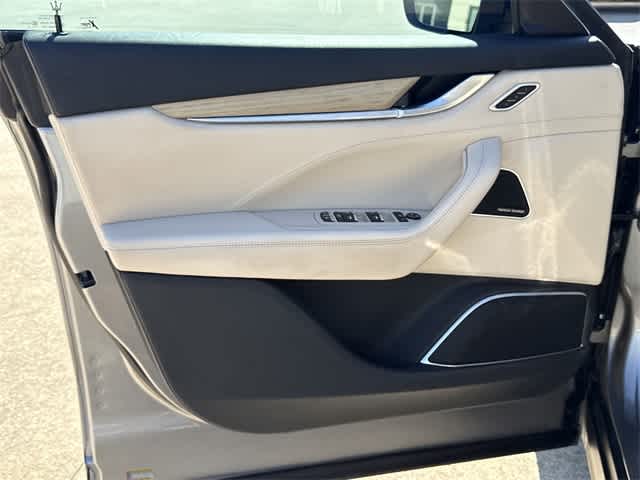 Thumbnail: 2018 Maserati Levante - 9