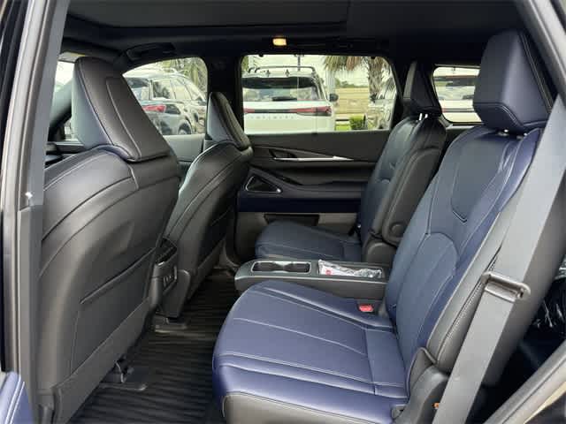 Thumbnail: 2026 INFINITI QX60 - 14