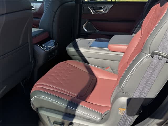 Thumbnail: 2026 INFINITI QX80 - 15