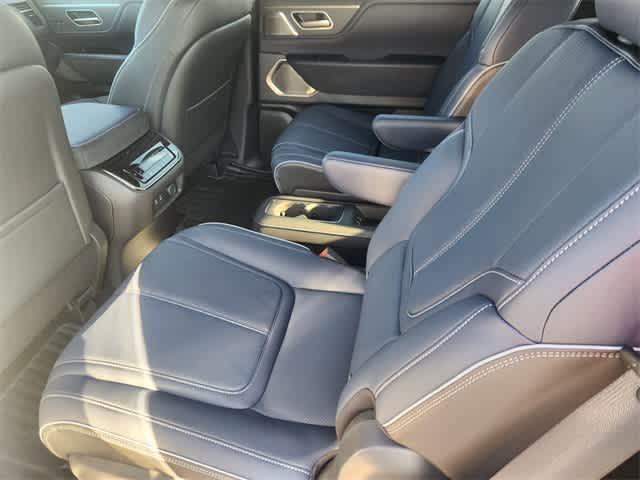 Thumbnail: 2026 INFINITI QX80 - 12