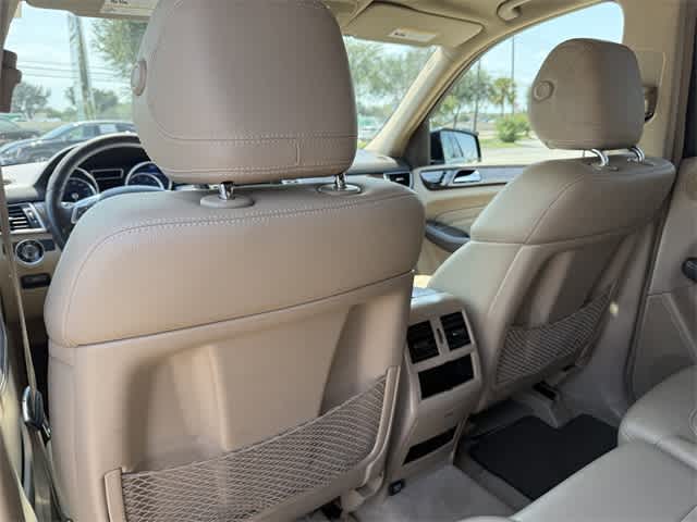 Thumbnail: 2013 Mercedes-Benz M-Class - 15