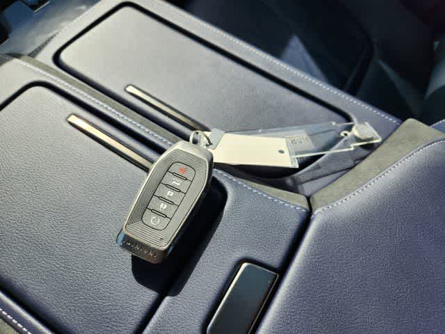 Thumbnail: 2026 INFINITI QX80 - 19