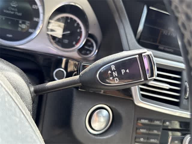 Thumbnail: 2010 Mercedes-Benz E-Class - 23